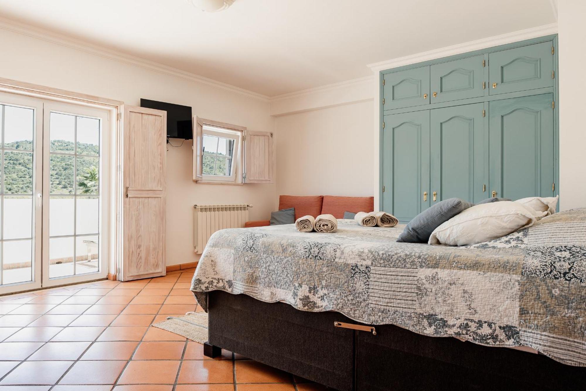 B&B Entrecolinas Paderne  Buitenkant foto